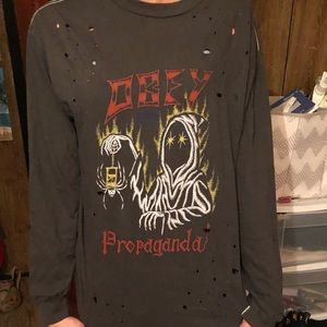 obey design tee
